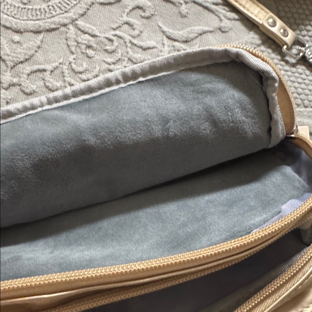 IHKWIP Can't Stop Wearing It Crossbody Wristlet Bag in Metallic Champagne - Picture 6 of 8